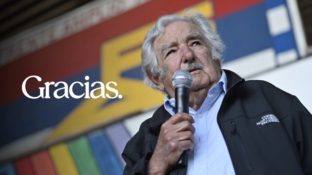 El último adiós a Pepe ♾️

Mañana miércoles, desde las 10:00 horas el cortejo funebre parte desde Torre Ejecutiva hacia Fernández Crespo, Cerro Largo y parando frente al local del MLN en Tristán Narvaja.

Continúa hasta 18 de Julio, de allí a Ejido y Colonia parando en la Sede