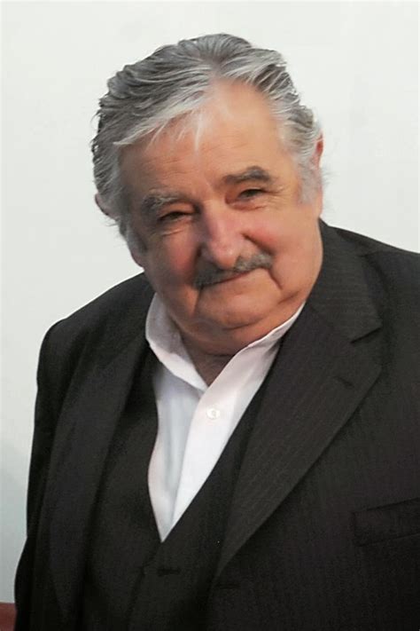 Desde mujer y familia Nacional infórmanos la lamentable noticia de la  Muerte de  José  ( Pepe ) Mujica el  presidente Uruguayo  que dejó al mundo asombrado por ser  el Presidente más Pobre
QEPD 🙏🏻