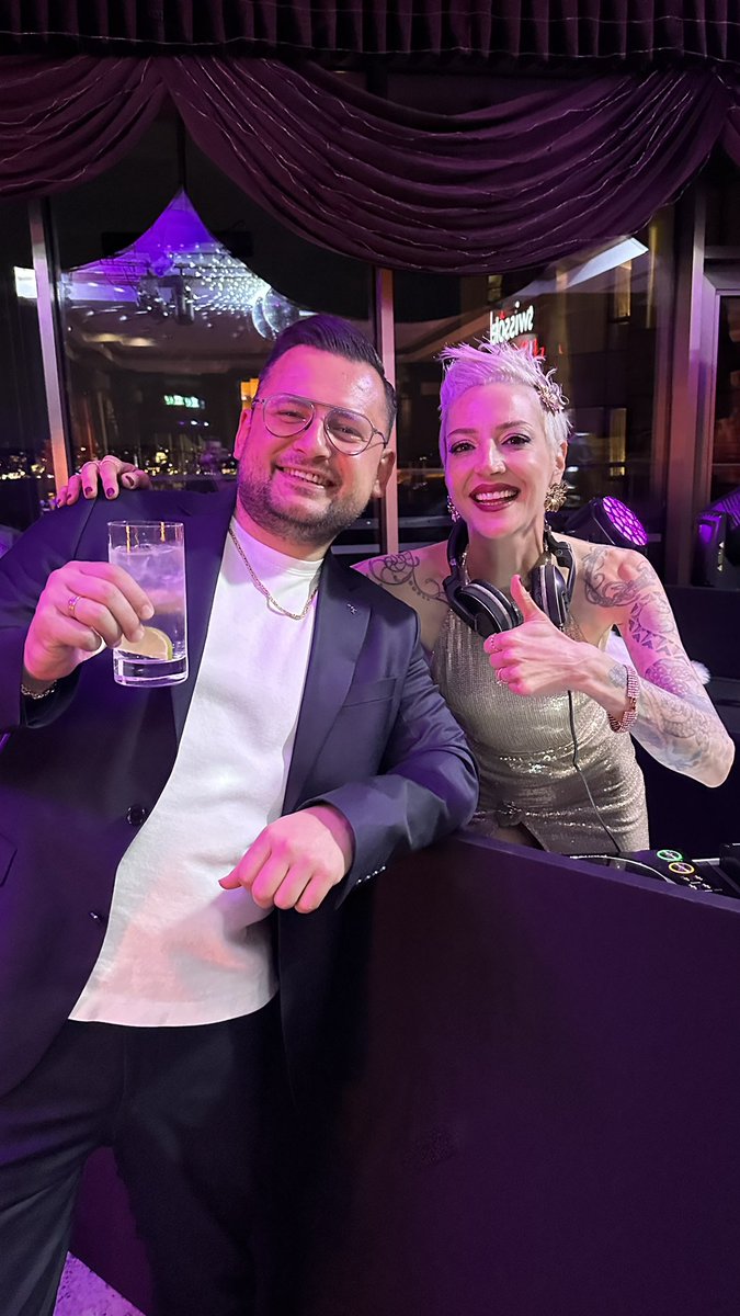 nesimiatescom's tweet image. Sevgili @muammerkapucuoglu ‘nun adına yakışır #klassödülleri gecesinden..

Emeği gen herkesi tebrik ederim, birlikte daha gidecek çok #yolumuzvar 🫶🌱

@klassmagazin 🤝 @dnkreatif_resmi 🤝 @tatilimsensincom