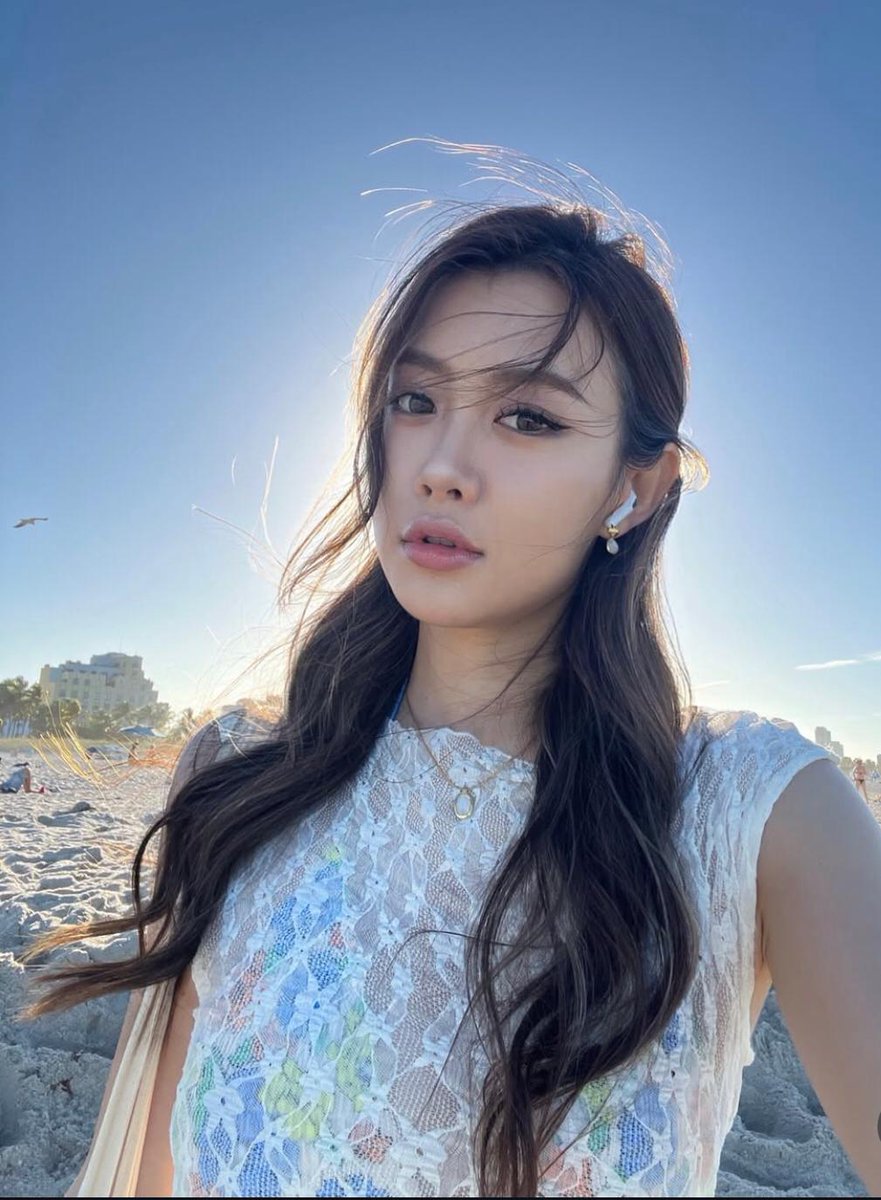 When the beach meets the golden hour, you capture moments like this. 📸✨