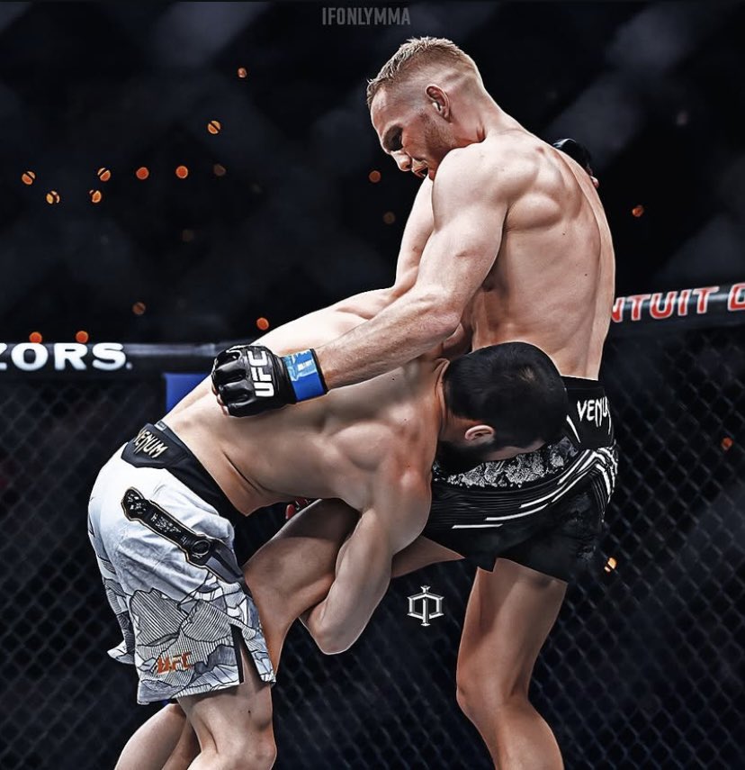 CombatSpeech's tweet photo. Dana has just confirmed these fights:

Oliveira vs Topuria

JDM vs Makhachev https://t.co/D3fNhtyJuu
