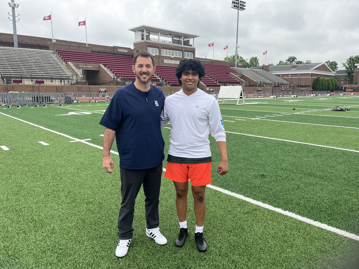 RonitChandra26's tweet image. I appreciate @Coach_Hogs from @RiceFootball for taking the time to come out and watch me kick on Friday morning. Looking forward to making the trip down to campus this summer!
@CoachChilds1010 @cchauvin15 @MBAFootball @JamesWilhoit25 @HKA_Tanalski @KohlsKicking @SportPrepX