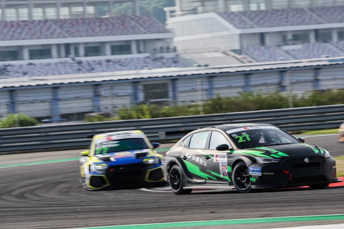SergioFonseca8's tweet photo. A MG 6 XPower TCR racing - one of the last of its kind. Customer racing plans never took off.
#CTCC #TCRChina https://t.co/MCOTYfYmNi