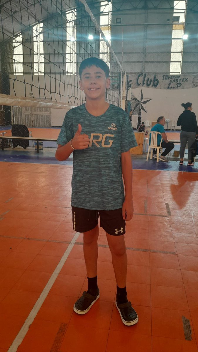 Queremos felicitar al aratense Joaquín Garcia Riestra quien participó del Abierto Nacional de Vóley realizado en la ciudad de Bell Ville, Córdoba. 
Joaquín y su equipo tuvieron una destacada participación y lograron consagrase campeones de la Copa de Oro categoría Sub 14.