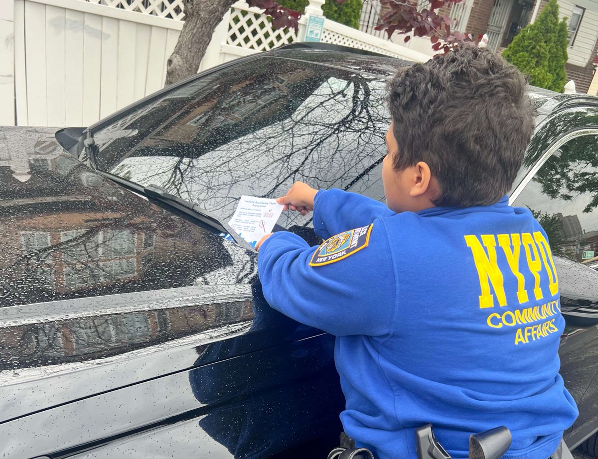 The 47th Precinct Crime Prevention Officer was out at The Valley today distributing flyers to Honda CR-V owners. Due to a rise in airbag thefts, we recommend using a steering wheel lock that covers the airbag. For more tips, contact your local Crime Prevention Officer.