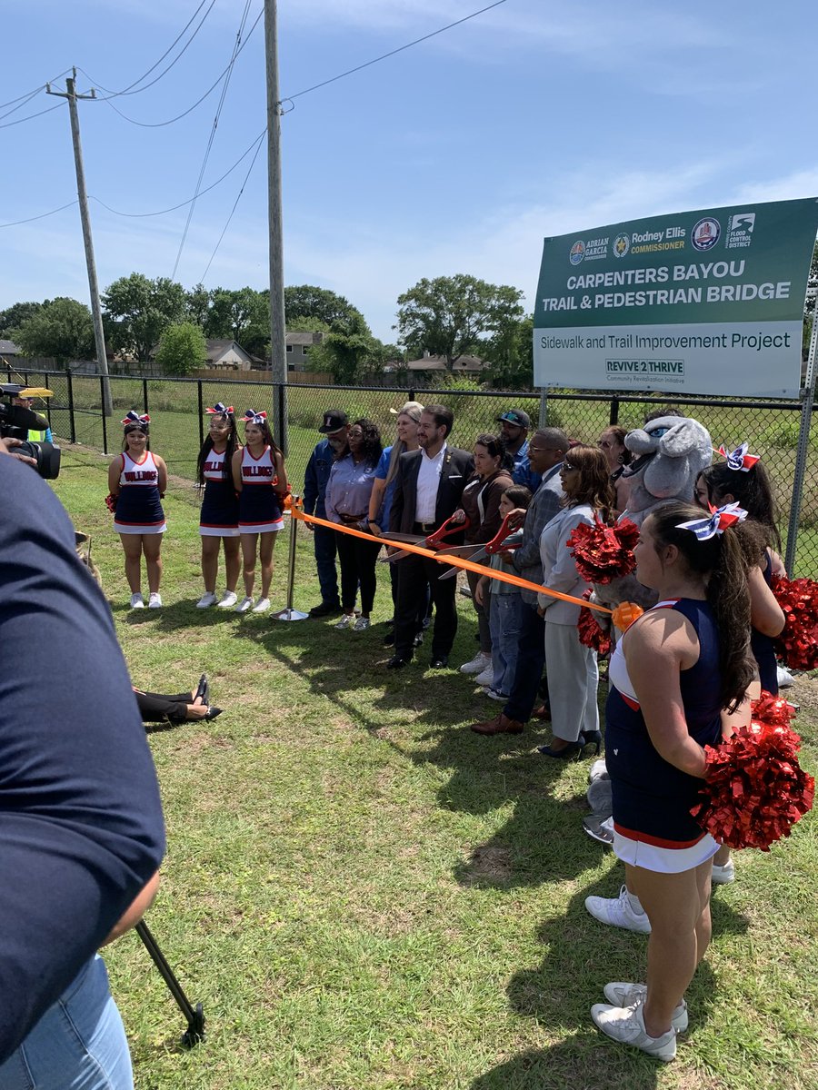 HCSO_D3Patrol's tweet image. A ribbon cutting ceremony for a pedestrian bridge over Carpenters Bayou to protect our community.  Thanks to the collaboration of @AdrianGarciaHTX and @hcpct1 with @ChannelviewISD.