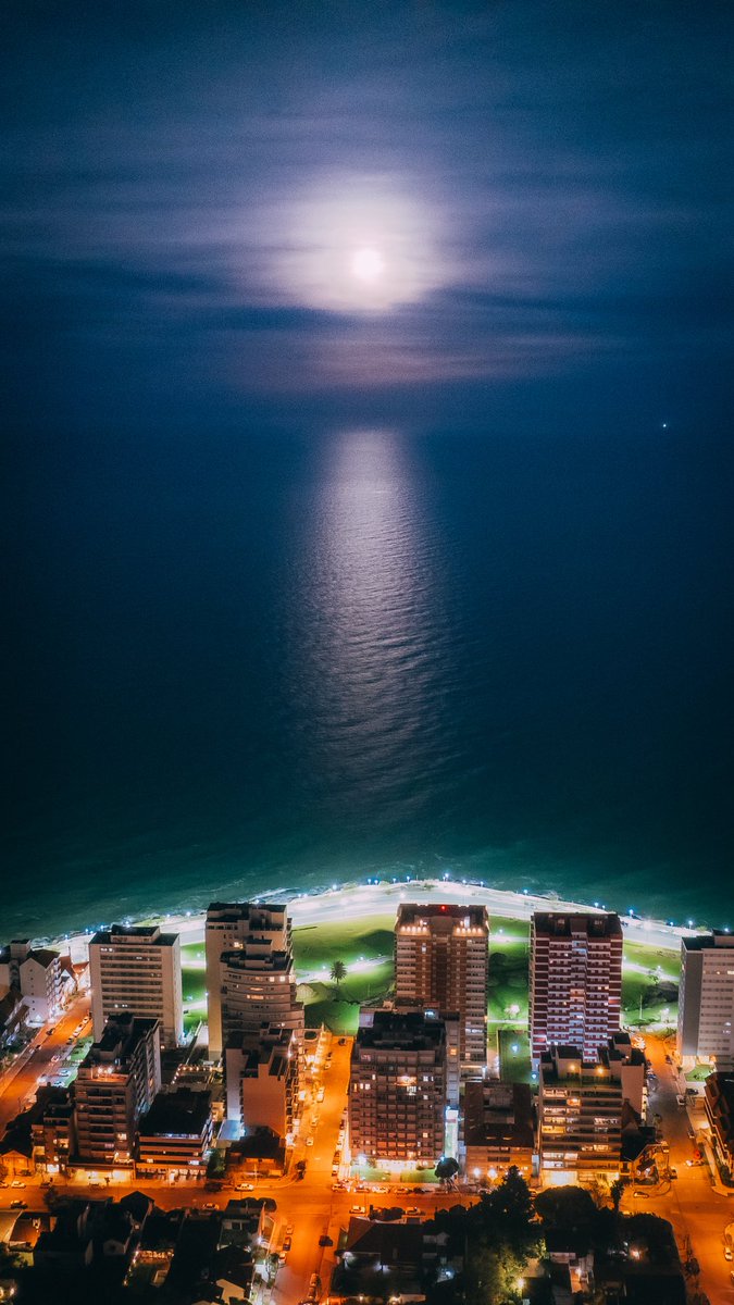 Juanchi_Ugalde's tweet image. Luna llena en Mar del Plata #DesdeElAire 🚁💫🥹

Martes 13 de Mayo 2025 18:58hs ⏰🗓️💖