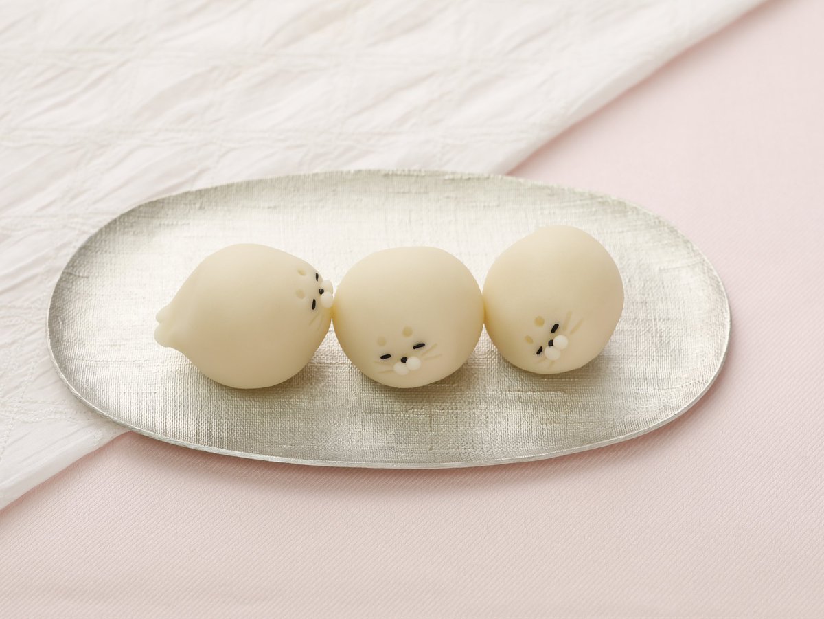 beniyamiyake's tweet photo. 来月からは幸せアザラシが店頭に並びます🍡 https://t.co/oMBocDgdRX