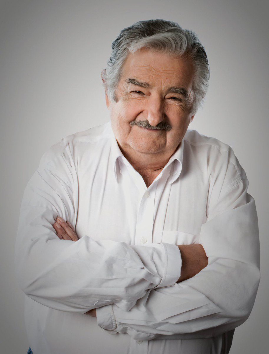 veronicaariasf's tweet photo. Con la partida de Pepe Mujica, América Latina despide a uno de sus más grandes referentes, un hombre que vivió como gobernó: con ética, humildad y compromiso. 

Su vida es un testimonio de que es posible hacer política con decencia y al servicio de los más humildes. Mujica es y será símbolo de la justicia social y su ejemplo seguirá iluminando el camino de quienes creemos en una patria más justa y solidaria.