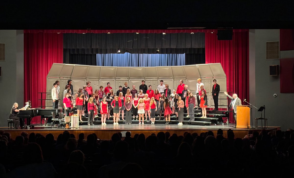 activities_lhs's tweet photo. Last Choir Concert of the year! https://t.co/yrdvfvdpb2