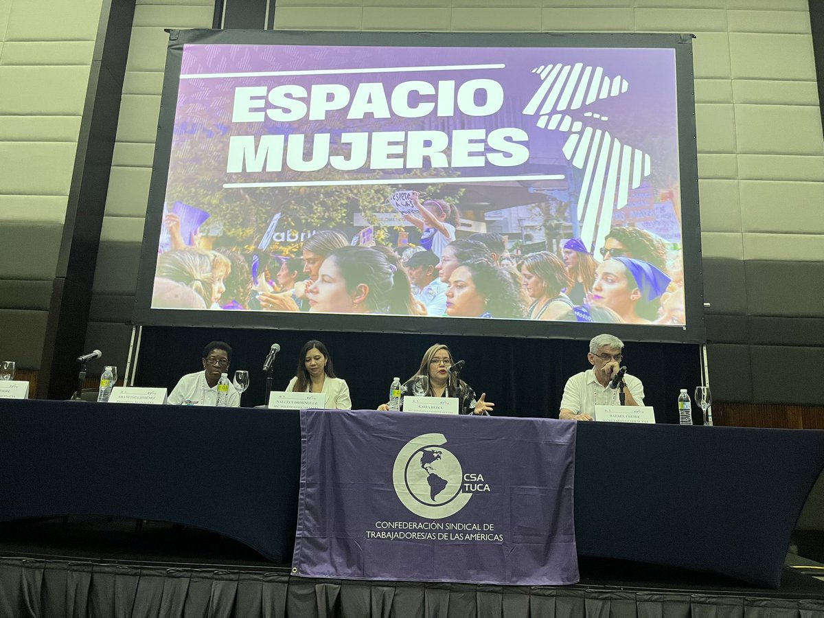 CSP_1971's tweet photo. #RepúblicaDominicana 
La @CSP_1971 presente en reunión de Mujeres Trabajadoras en el marco de 5to Congreso de @CSA_TUCA 
En la CSA el feminismo de clase es consigna esencial. 
Por ello se trabaja para garantizar presencia paritaria en todos los espacios de incidencia política https://t.co/U6nSUwD17R