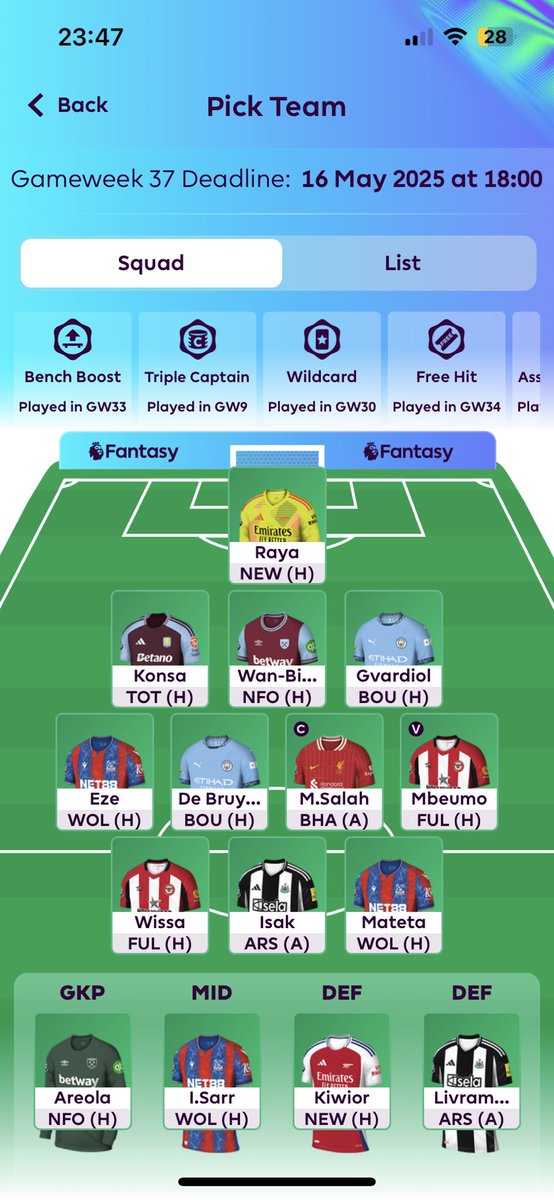Dobbo_9's tweet photo. @NoNonsenseFPL Hi. 25k 19pts behind mini league leader. 3.1bank 1ft. Thoughts?.. https://t.co/Qz9iem3Zlq