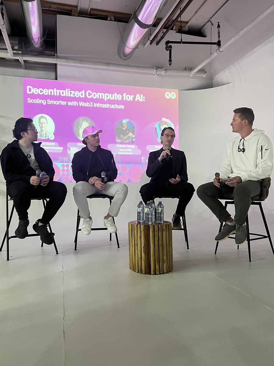 Ash (🇺🇦,🤖) (@incyd__) on Twitter photo great to see the decentralized AI discussion gaining momentum in TO thanks to <a href="/0G_labs/">0G Labs (Ø,G) - AI L1</a> team
our head of research <a href="/neurmality/">Neurmal//Theoriq</a> is currently at the stage talking about our learnings applying ai agents to DeFi-native problems great to see the decentralized AI discussion gaining momentum in TO thanks to <a href="/0G_labs/">0G Labs (Ø,G) - AI L1</a> team
our head of research <a href="/neurmality/">Neurmal//Theoriq</a> is currently at the stage talking about our learnings applying ai agents to DeFi-native problems
