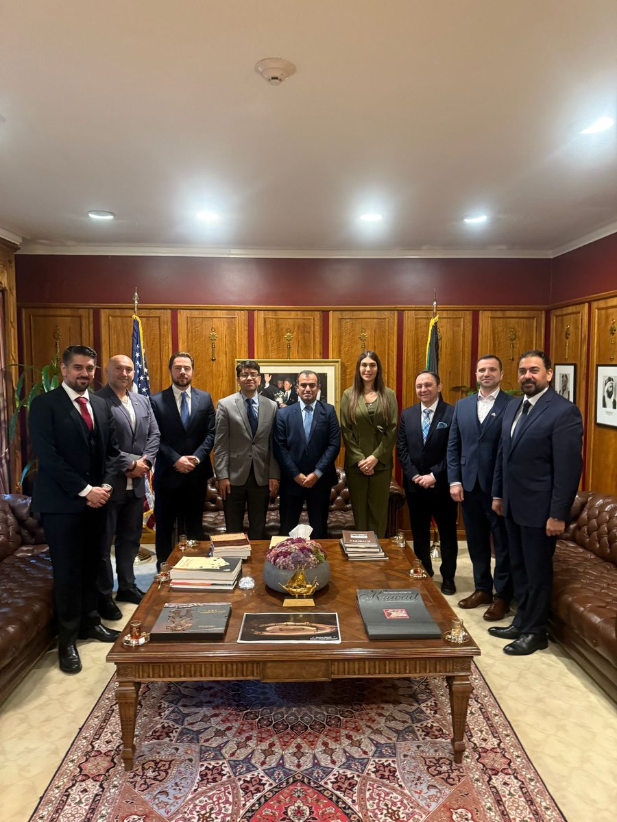 tarekktelehmd's tweet image. بينما انا الان في طريق العودة من واشنطن الى منزلي في ولاية انديانا بعد يومين من المناصرة من اجل الشعب السوري ، اود ام اهنئ شعبنا السوري العظيم على هذا اليوم التاريخي.
إنه بحق ثاني أهم يوم في تاريخ سوريا خلال آخر قرن من الزمن على الأقل، ولا يسبقه إلا يوم سقوط الأسد.
نحن ممتنون…
