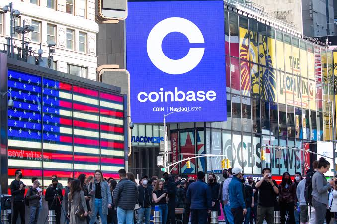 DotcomJohn's tweet photo. #BREAKING  #Coinbase se une al índice S&amp;P y se convierte en la primer empresa cien por ciento fondeada en Criptodivisas, en ser parte de un indice accionario en #WallStreet https://t.co/GfaKma5Utb