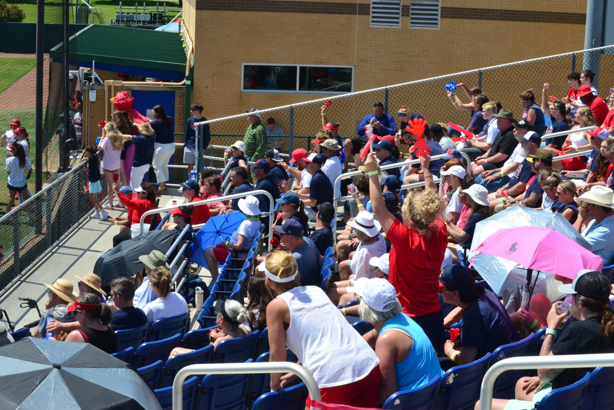 GMsportsmedia1's tweet image. Plano John Paul II defeated San Antonio Antonian Prep 12-2 on Tuesday to claim its THIRD state title in the past five seasons 5-13-25

#txhssoftball #TAPPS @Gosset41 
@JPIIHSSports @JPIIHS_Softball 
@405Hitting @coachjaymebaker 
@AbbyVanV2025 @CarlyHolman2025 
@IsabelW28…