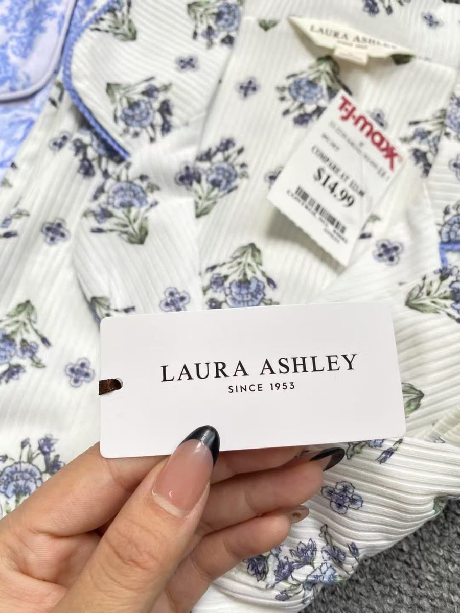 Gyugyu2310's tweet photo. wts lfb women’s sleepwear

↝ brand: Juicy C., Laura ashley, Nicole Miller
↝ 399 ea 
↝ 50% dp; rembal once on hand
↝ direct jnt / ggx

ETA: June 2nd week

mop: gcash

ʚɞ reply mine or dm .ᐟ https://t.co/eK0g1HOu2g