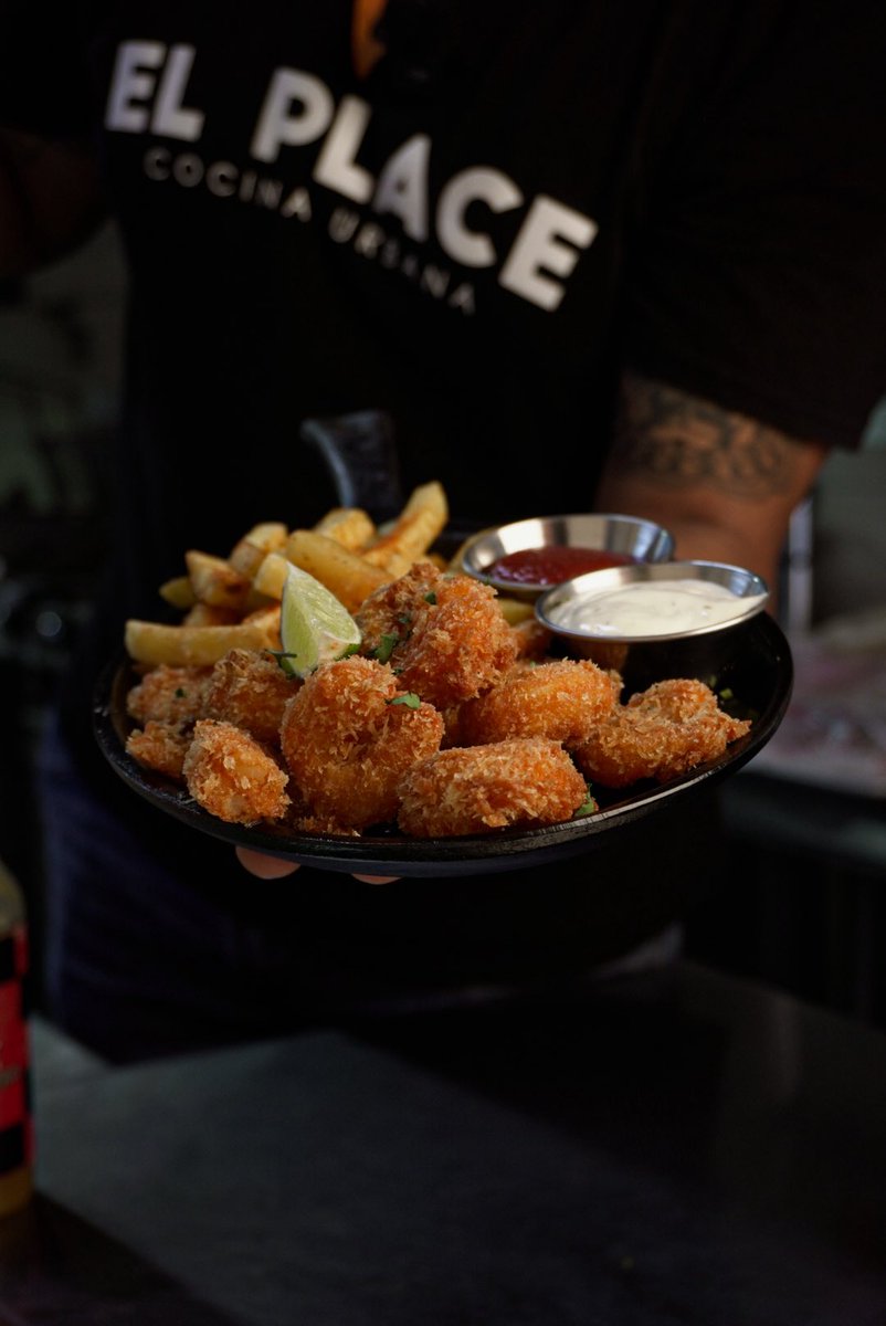 Cada plato nuevo en El Place empieza con una idea…
No es solo cocina, es construir algo desde cero, ponerle corazón y escuchar al cliente.

Hoy ya están en el menú. Y sí, valió la pena cada intento.