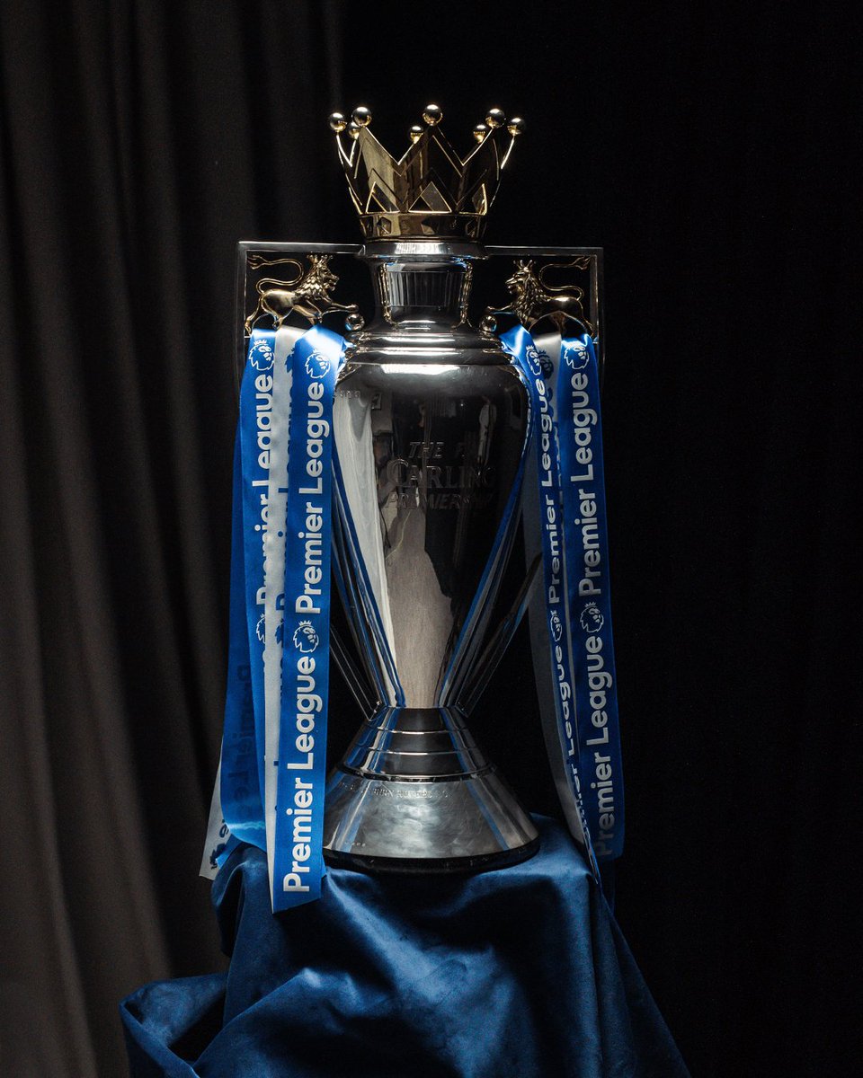 Rovers's tweet photo. 📅 #OnThisDay 30 years ago... we brought this home 🏆

#Rovers 🔵⚪️ https://t.co/YoVK2jy2N4