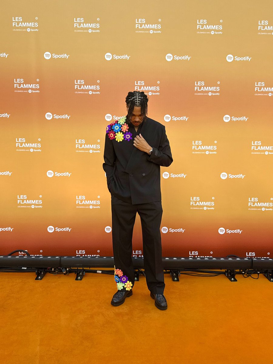 Outfit fleuriste de dinnngue