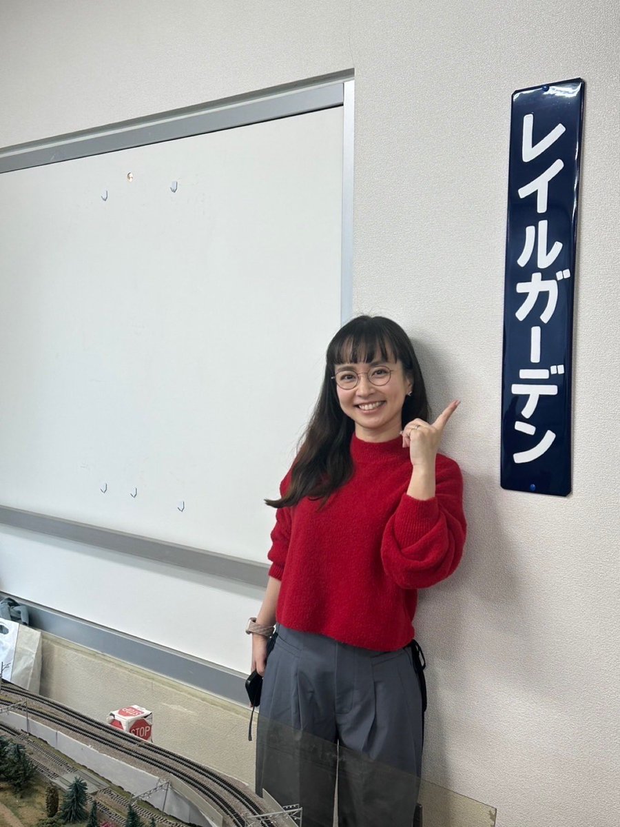 masumin147's tweet photo. 訪れたのは蔵前にある「レイルガーデン」✨
スカイツリーを見ながら散歩して辿り着いた素敵なところでした✨
なにやら行きつけの方が知り合いばかりだったという🤣🤭
【鉄道模型】巨大ジオラマで楽しむ親子
https://t.co/QTpCTmLx74 https://t.co/NAG1XK2nzv