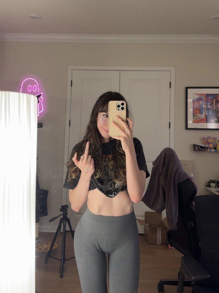 want a dm from me? https://t.co/MEaLgYY6bf