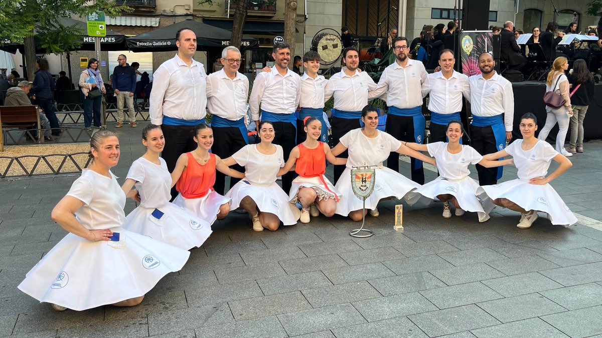 Diumenge s’ha celebrat el 1r concurs de la categoria GRANS del Campionat de Catalunya on La Mare, ha aconseguit guanyar els 3 enfrontaments. Proper concurs, Poblenou.

<a href="/UCS1958/">UCS</a> <a href="/somsardana/">SomSardana</a> <a href="/casaentremesos/">La Casa dels Entremesos</a> <a href="/Cultupopularbcn/">Cultura Popular Barcelona</a> <a href="/EnsAssoc/">Ens de l'Associacionisme Cultural Català</a> 

#CollesSardanistes #Sardanes #CulturaPopular