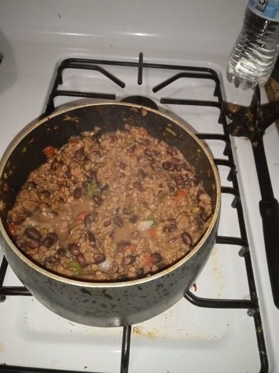 YouTubeFreak35's tweet photo. Vegetarian chili with beans using impossible ground beef! 🙂😊😋 https://t.co/aYpEtiXAgV