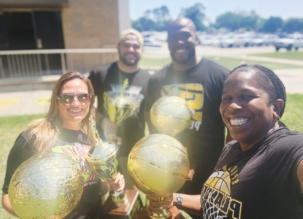 Lookie here: 4 AWESOME PE teachers made HISTORY this year at the Woods, so what do we do? Take pics &amp; SMILE BIG! DISTRICT CHAMPS BABY! <a href="/SWHSTigersHoops/">Spring Woods Boys Basketball</a> <a href="/SWHSTigerTennis/">Spring Woods High School Tiger Tennis</a> <a href="/alechathcock6/">Coach Alec Hathcock</a> <a href="/SpringWoodsHigh/">Spring Woods High</a> #HISTORY #ALLIN #PETEACHERSDIDTHAT #BLESSED 🖤💛🎉😁