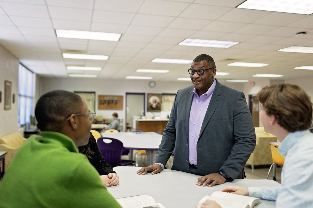 WELCOME💙: Auburn City Schools is proud to welcome Dr. Gregory Moore as the new Principal of Auburn High School!
•
Currently serving as Principal of Springville High School with more than two decades of experience as an educator, coach, assistant principal, and principal, Dr.