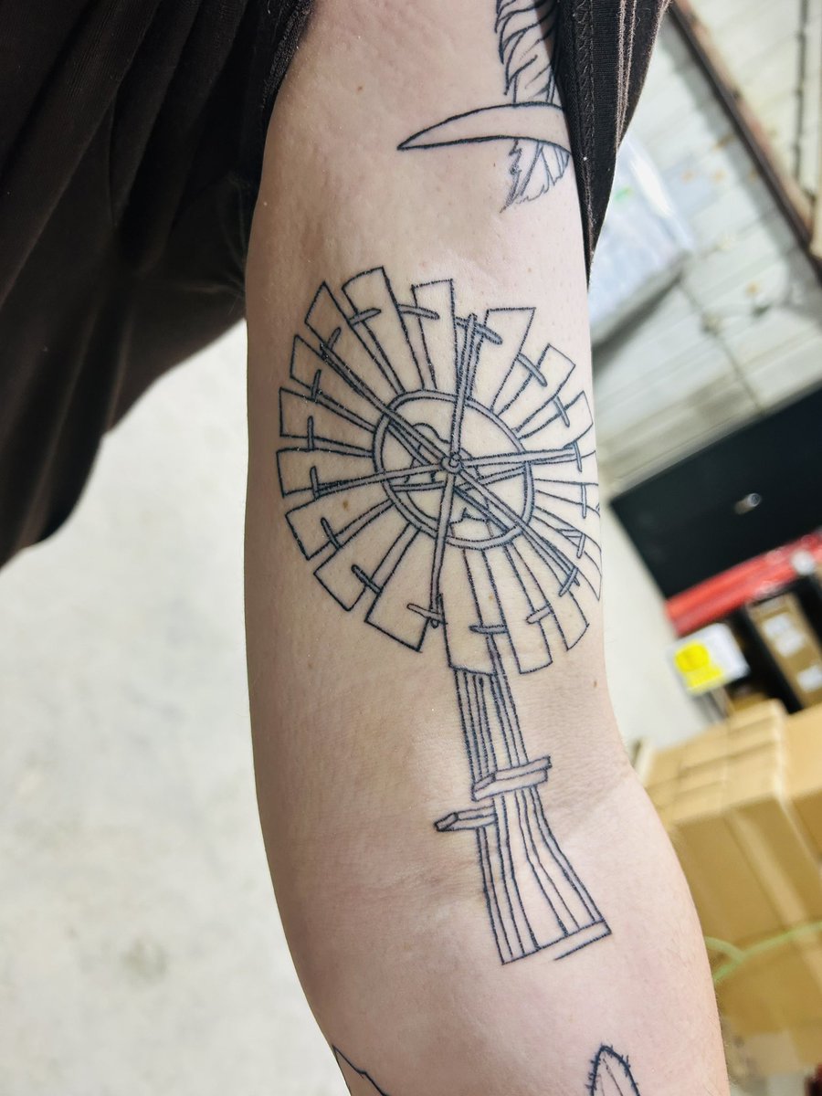 dnealy007's tweet photo. Update on my second sleeve https://t.co/yiuI2IifiN