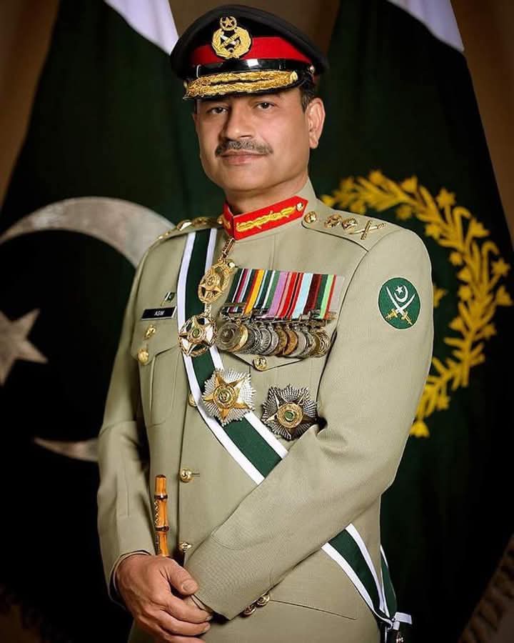 آرمی چیف جنرل عاصم منیر کے جراتمندانہ فیصلوں نے بھارتی غرور اور گھمنڈ کو ہمیشہ کیلئے خاک میں ملایا ۔
        پاکستان اور افواج پاکستان ہمیشہ زندہ باد