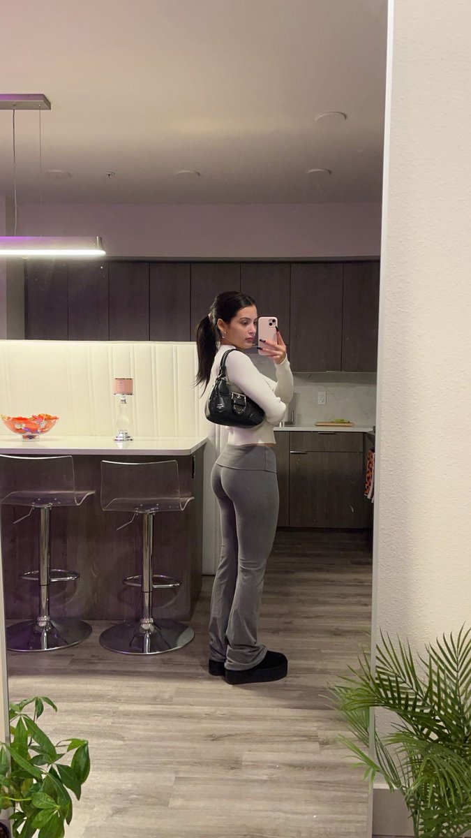 Lillian Delaney (@lilliandelaneyy) on Twitter photo 