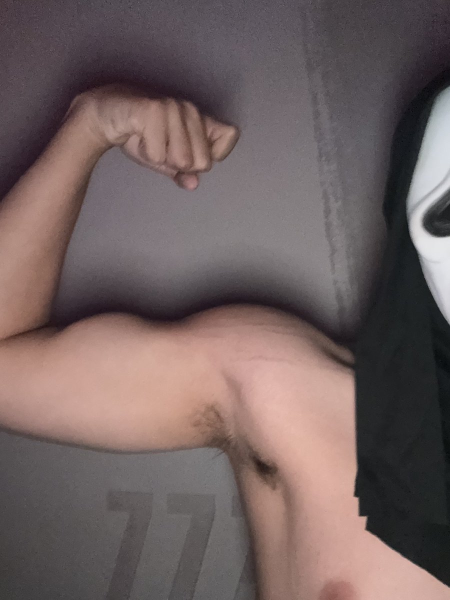 silo2nsfw's tweet image. awh let me run my knife down your back🫶🏻

nsfwtwt | biceps | malemoaning | hands | chudai | wataa