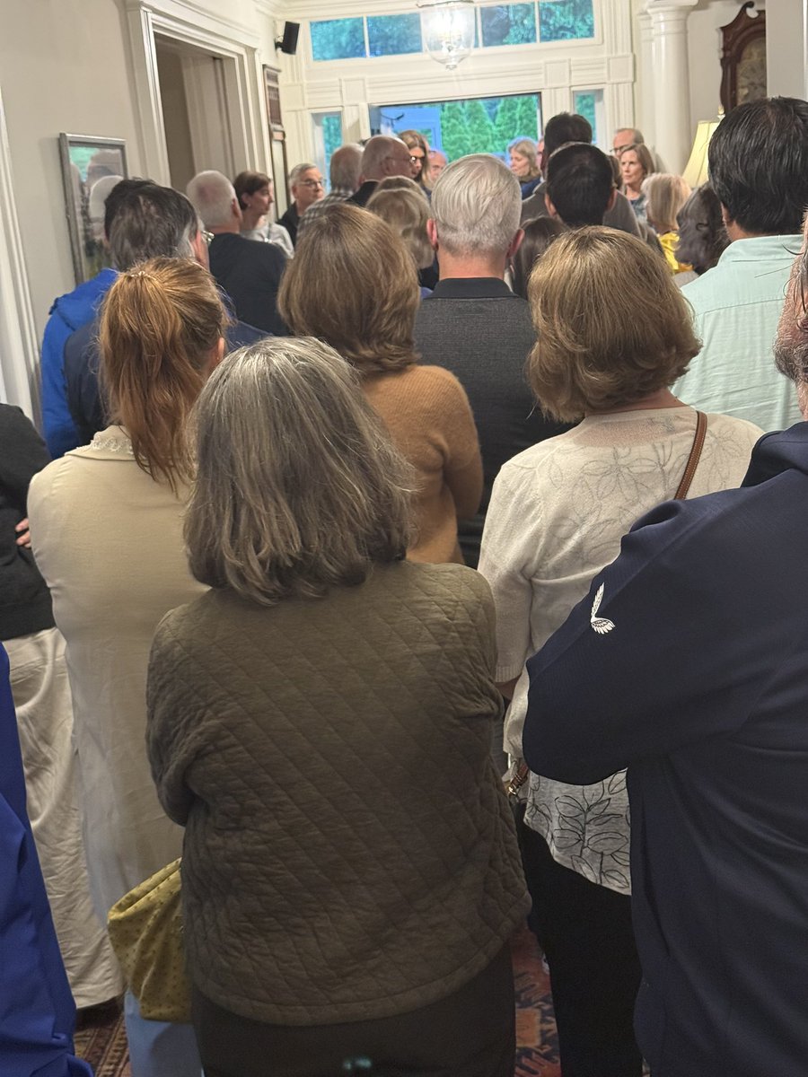 StevenFulop's tweet image. Just had one of the largest meet-and-greets we’ve hosted yet—three large rooms overflowing inside and out. Earlier today, we also held a pastor breakfast in Essex and another Zoom session for new volunteers.

We’re building something different—not about county bosses or empty…