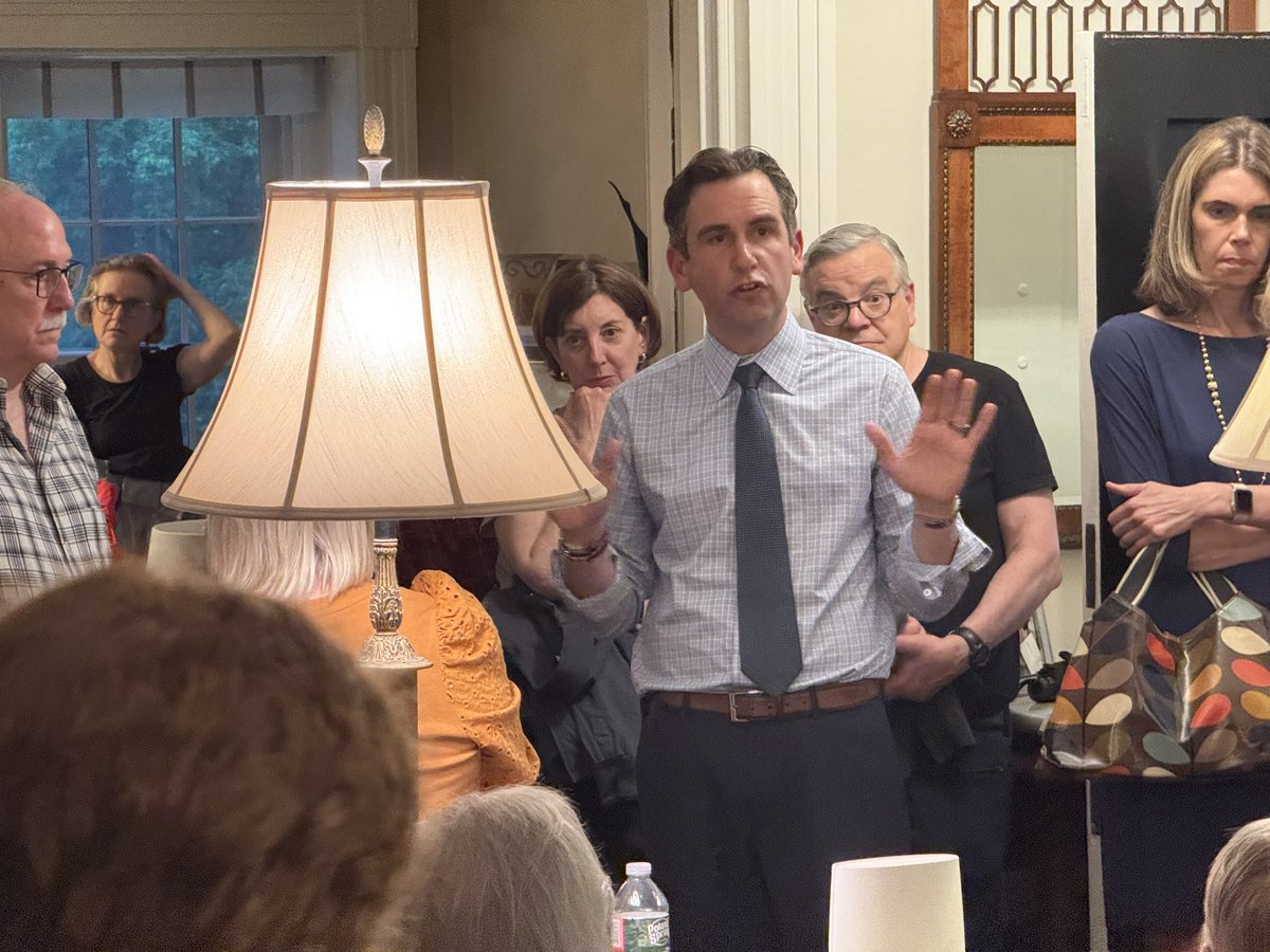 StevenFulop's tweet image. Just had one of the largest meet-and-greets we’ve hosted yet—three large rooms overflowing inside and out. Earlier today, we also held a pastor breakfast in Essex and another Zoom session for new volunteers.

We’re building something different—not about county bosses or empty…