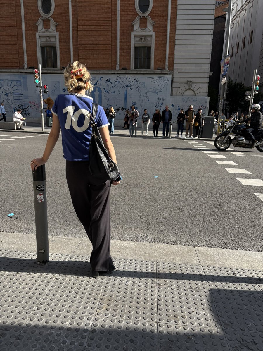 Lo lindo de ser argentino y encontrar signos del país en todo el puto mundo, Fua el Diego ✨