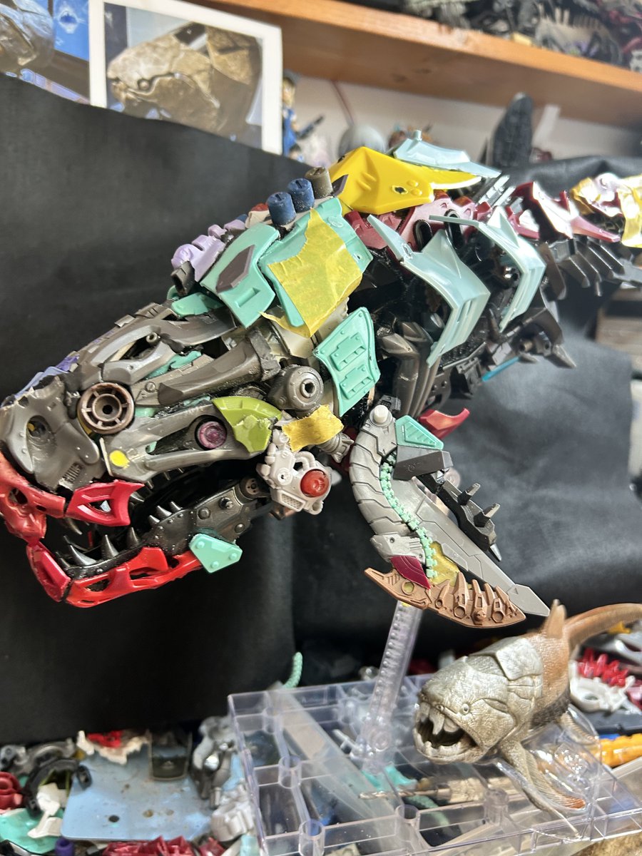 amacho_tenpura's tweet image. ある程度形になりました
ダンクルオステウス種ゾイド
アウトスティーマΣ
3枚目の前作で
当時どうしても出来なかったことを
すでに入れ込んであります
なのでワザと
同じような部品構成にしつつ
全然違う形にしています
ヒレと艤装品を作りますが
ほぼこのままです
ここまでパテ無しです