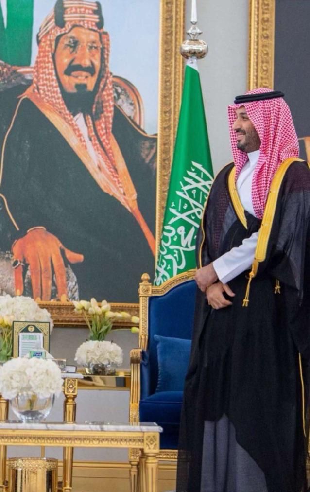 أينما حلّ محمد بن سلمان 
كُتب التاريخ وصُنع السلام وعمّ الفخر🇸🇦💚.
#القمه_السعوديه_الامريكيه