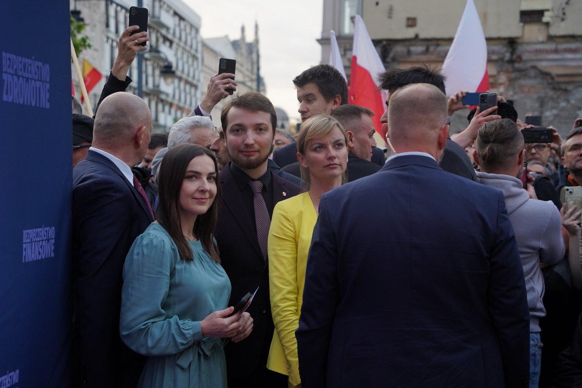 - Nie republika sowiecka, republika eurosowiecka, ukropolin czy kolonia amerykańska. Tu jest Polska i niech tak zostanie! Ale, by tak się stało trzeba odzyskać niepodległość. To się samo nie stanie, nie kupi się tego na Allegro. Trzeba odzyskać wolność, ze szczególnym