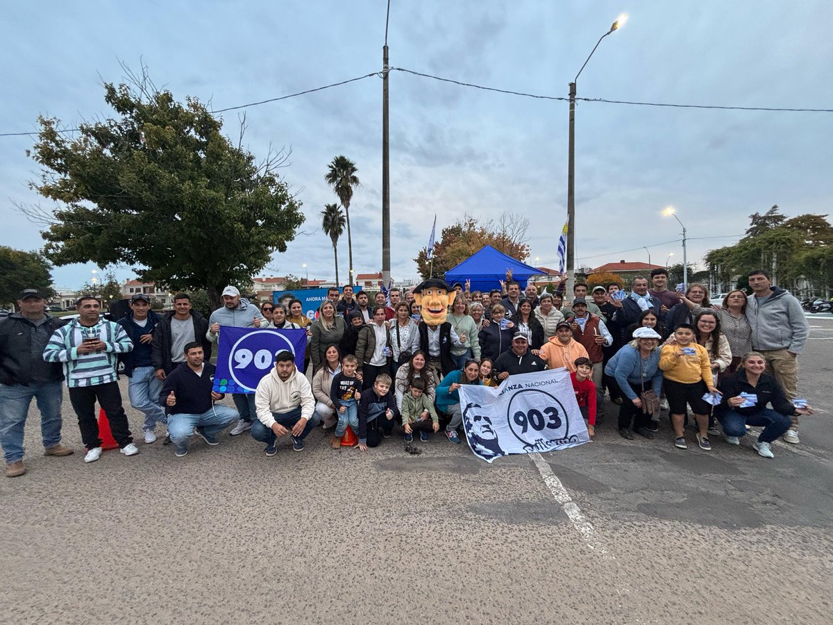 Una campaña totalmente atípica… sin el candidato presente, aún así la lista 9️⃣0️⃣3️⃣ y las demás listas que acompañaban la candidatura de Guillermo, supieron estar a la altura de la situación! 

Logrando que Gulliermo sea intendente nuevamente.

Una experiencia inolvidable .💙🤍