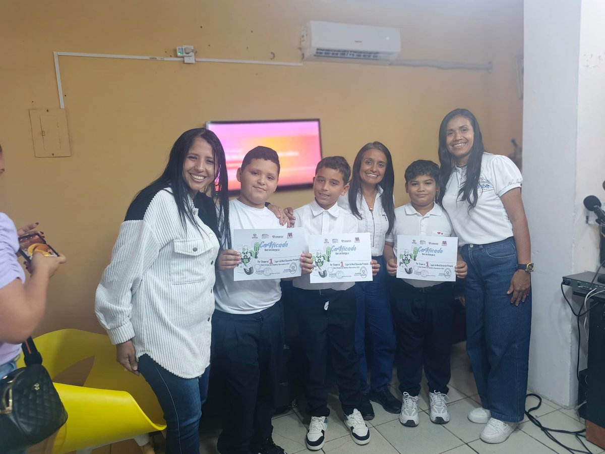 Ciencia en Voz Femenina 

Con Yescenia Granados "La voz que te conecta con la ciencia"

"Pequeños con grandes ideas"