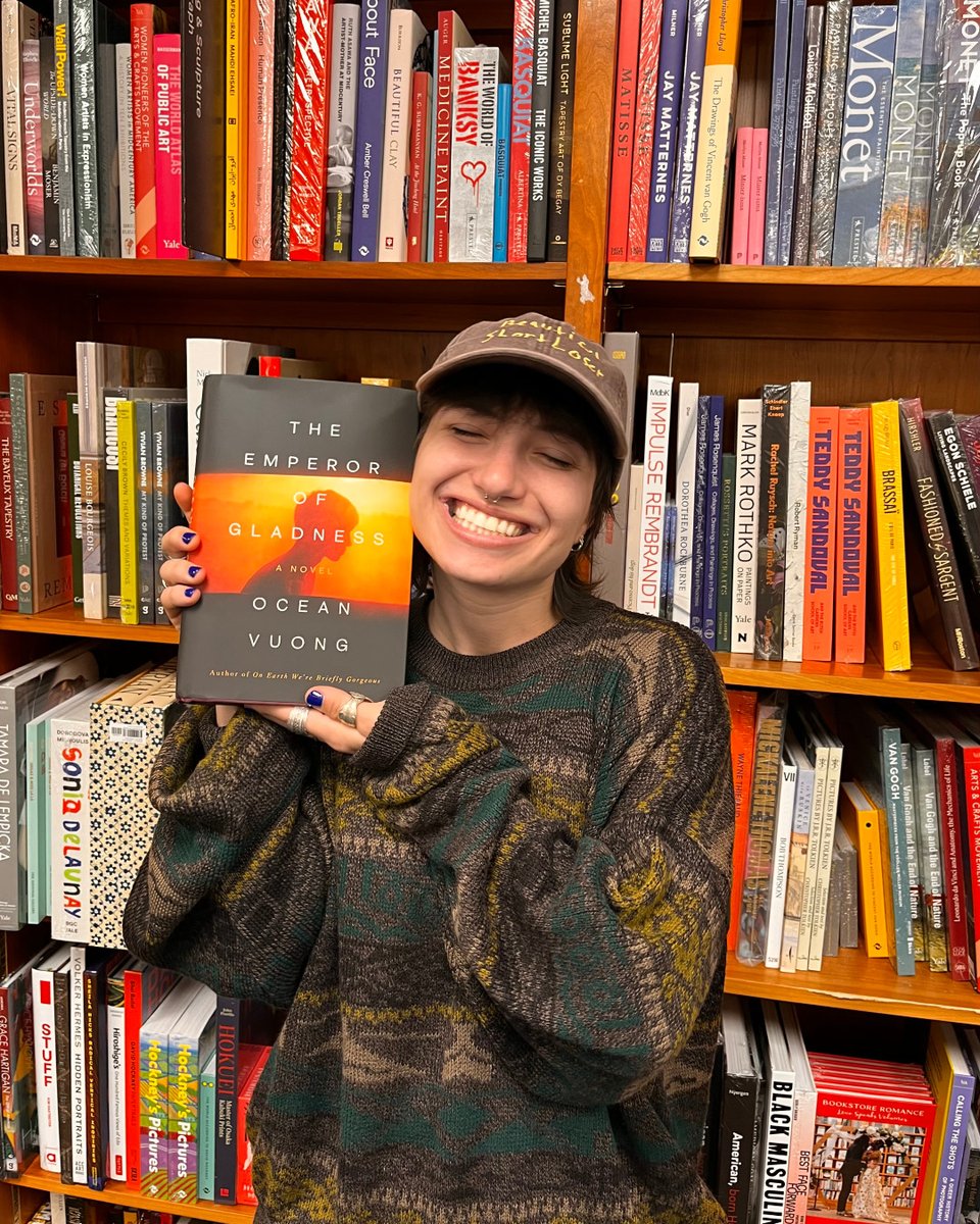 Politics and Prose (@politicsprose) on Twitter photo It's here! ๐ ๐ The Emperor of Gladness by Ocean Vuong is out! Bookseller Dani was thrilled to unbox a copy of the book and an exclusive "beautiful short loser" ballcap! Thank you SO much <a href="/penguinpress/">penguinpress</a> for spreading the love in celebration of Vuong's new book โจ ๐ It's here! ๐ ๐ The Emperor of Gladness by Ocean Vuong is out! Bookseller Dani was thrilled to unbox a copy of the book and an exclusive "beautiful short loser" ballcap! Thank you SO much <a href="/penguinpress/">penguinpress</a> for spreading the love in celebration of Vuong's new book โจ ๐