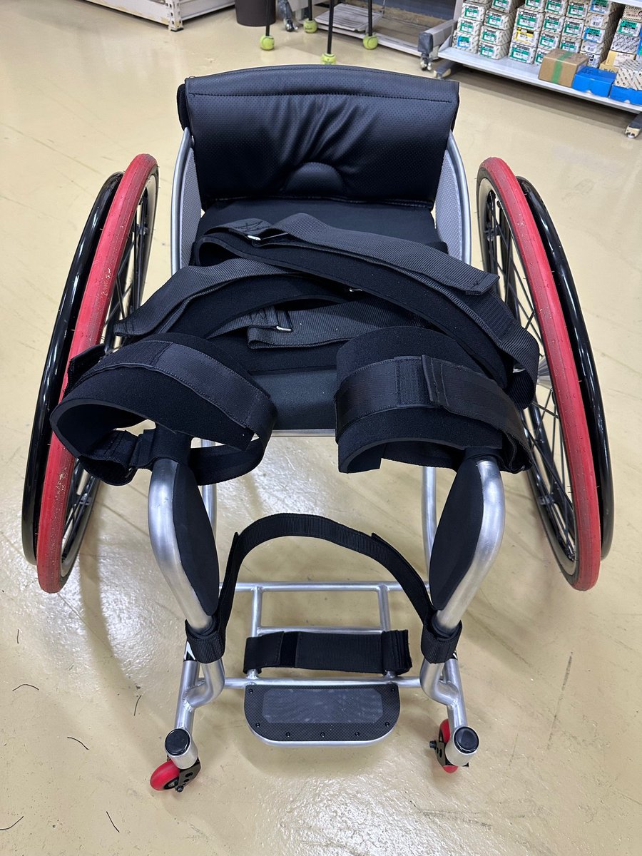 MPwheelchairs's tweet photo. 【#パラバド🏸 #WH1 #WH2】
普段なかなか目にしない
#バドミントン 用の #車いす🦼✨
選手の最高のパフォーマンスを引き出すため、
要望に応じたノウハウと技術を凝縮!
#松永製作所 が
全力サポート🔥 https://t.co/gDrB3iWV5g