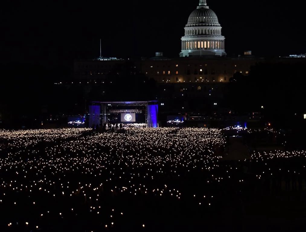 Bill Bratton (@commissbratton) on Twitter photo Join thousands during #PoliceWeek at the <a href="/NLEOMF/">National Law Enforcement Officers Memorial Fund</a> for tonight’s candlelight vigil honoring our fallen heroes. ➡️youtube.com/live/5ALpizgnN… Join thousands during #PoliceWeek at the <a href="/NLEOMF/">National Law Enforcement Officers Memorial Fund</a> for tonight’s candlelight vigil honoring our fallen heroes. ➡️youtube.com/live/5ALpizgnN…