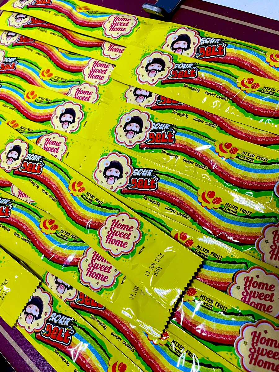 certifiedVIP_'s tweet image. 🚨 FAN SUPPORT 🚨

GD UBERMENSCH WORLD TOUR 2025
📌PH ARENA, 051725

Concert Freebies:
✅ Fabric Wristband
✅ Guitar Pick
✅ Jiyongpas (Salonpas 😅)
✅ Candies (Sour Belt &amp;amp; Gummies)

Help RT. Save thread for update. ✨
See youuuu ~

#GDRAGON_ÜBERMENSCH 
#GDRAGONinBULACAN