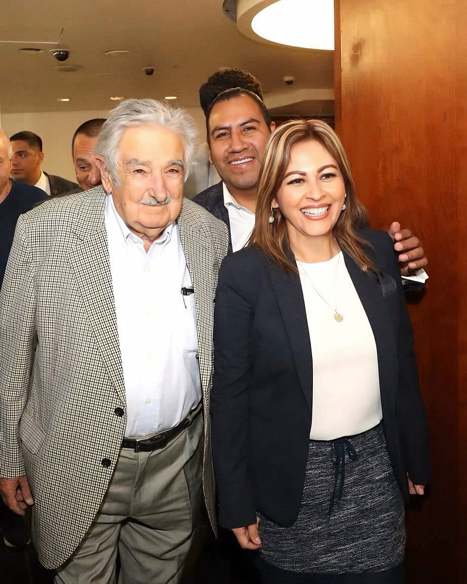 Ha partido José “Pepe” Mujica, un hombre que marcó la historia de América Latina.

Hoy el mundo despide a una figura que nos recordó que el poder solo tiene sentido si se pone al servicio de los demás.

Hasta siempre, Pepe.🕊️✨