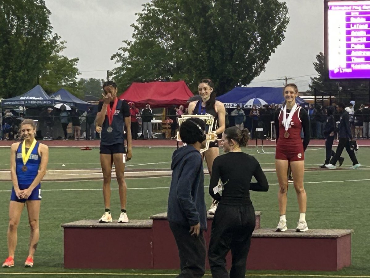 Districts Day 1:
Congratulations to our medal finishers in 3rd girls 4x8, in 4th boys 4x800 and district champion in 300h Maggie Scalzo.
Day 2 will be Thursday