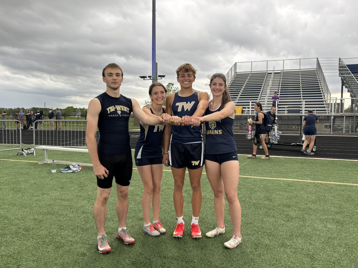 It’s a new track record! This group killed the mixed 4x100 tonight 🔥