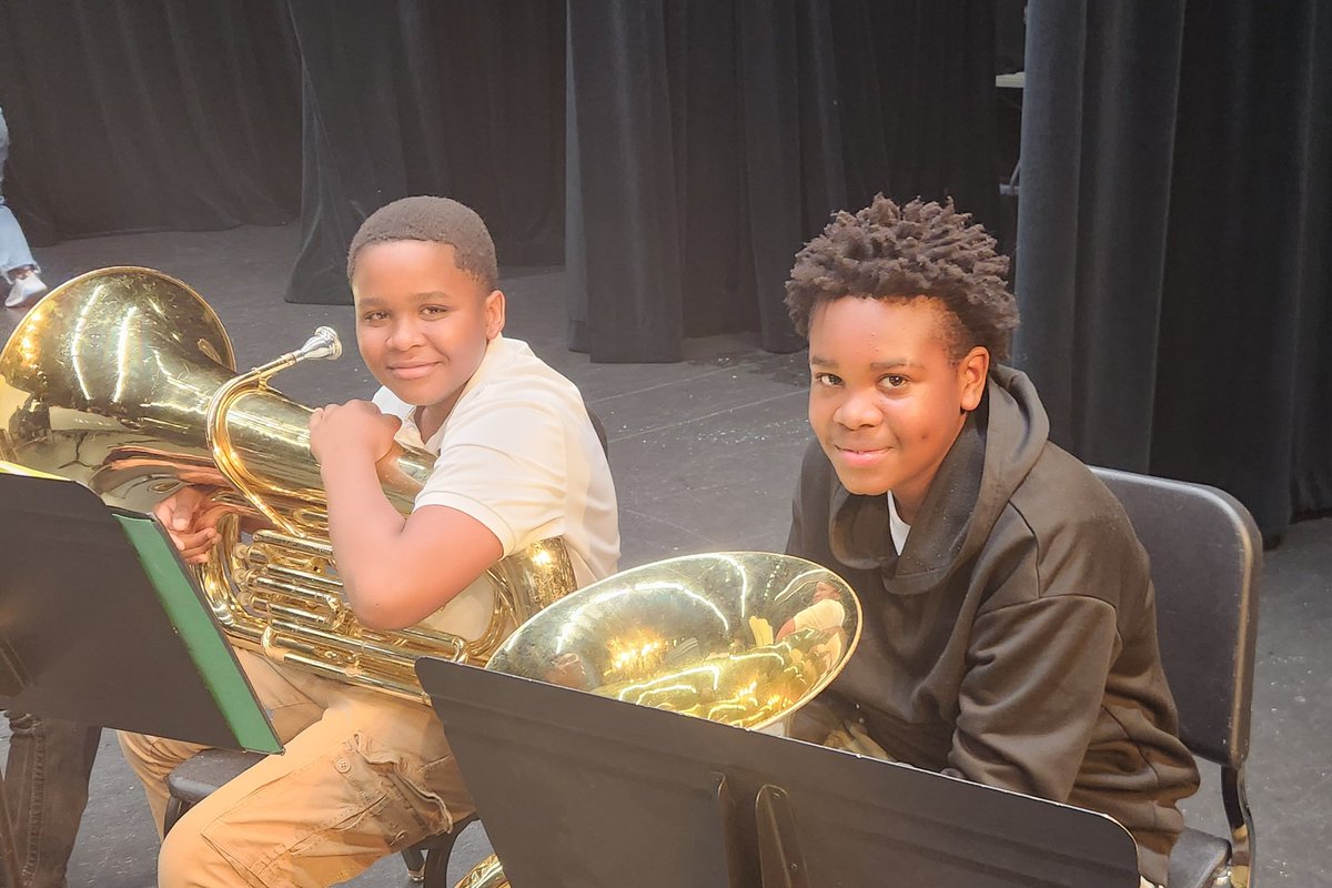 Natavia Gamble (@nataviagamble) on Twitter photo <a href="/CardiffColts/">Cardiff Junior High</a> ALL PERFORMANCES🔥🔥🔥
COLTS Band Concert 🎷🎺was AMAZING! SHOUT OUT TO Mr.Brodt & Mr.Zavala! <a href="/CardiffColts/">Cardiff Junior High</a> ALL PERFORMANCES🔥🔥🔥
COLTS Band Concert 🎷🎺was AMAZING! SHOUT OUT TO Mr.Brodt & Mr.Zavala!